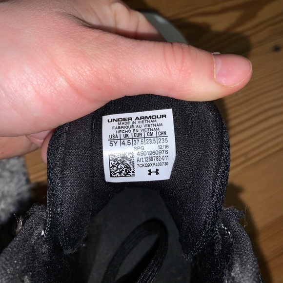 Under Armour football cleats - Picture 4 of 4